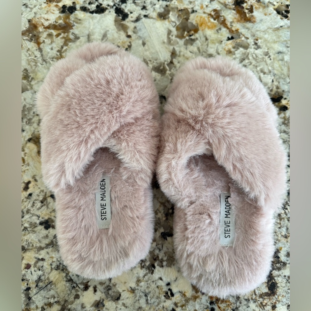 Steve Madden Slippers